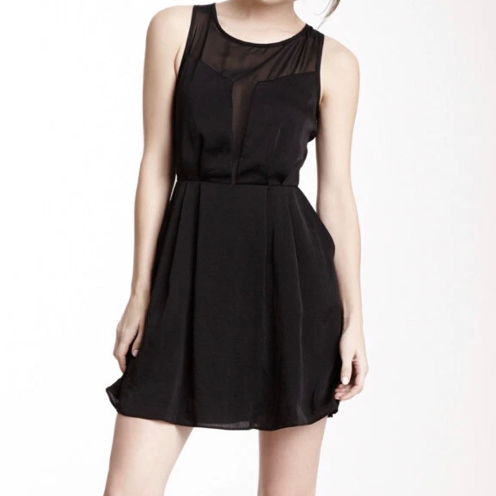 BCBGeneration Women's Yoke Black Sleeveless Illusion V-Neck Mini Dress Size 8